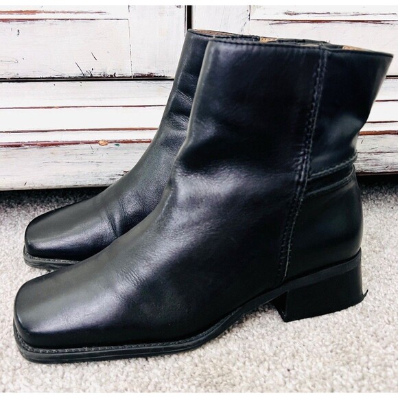 Easy Spirit Rouget Black Leather Square Toe Side Zip Low Heel Booties - Size 6.5 - Picture 1 of 9
